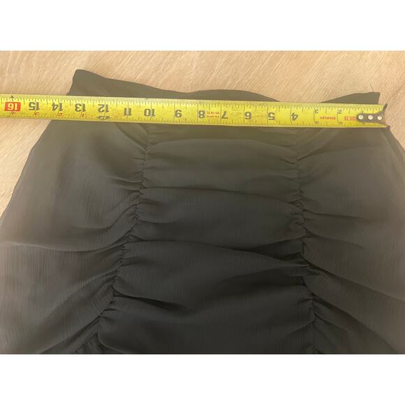 EXPRESS High Waisted Ruched Ruffle Mini Skirt - Black - Size 6 - Picture 3 of 7